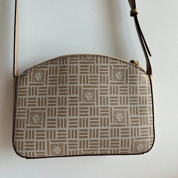 Anne Klein Dome Crossbody with 3 main POCKETS & 1 front pocket  Hands Free - Picture 8 of 14